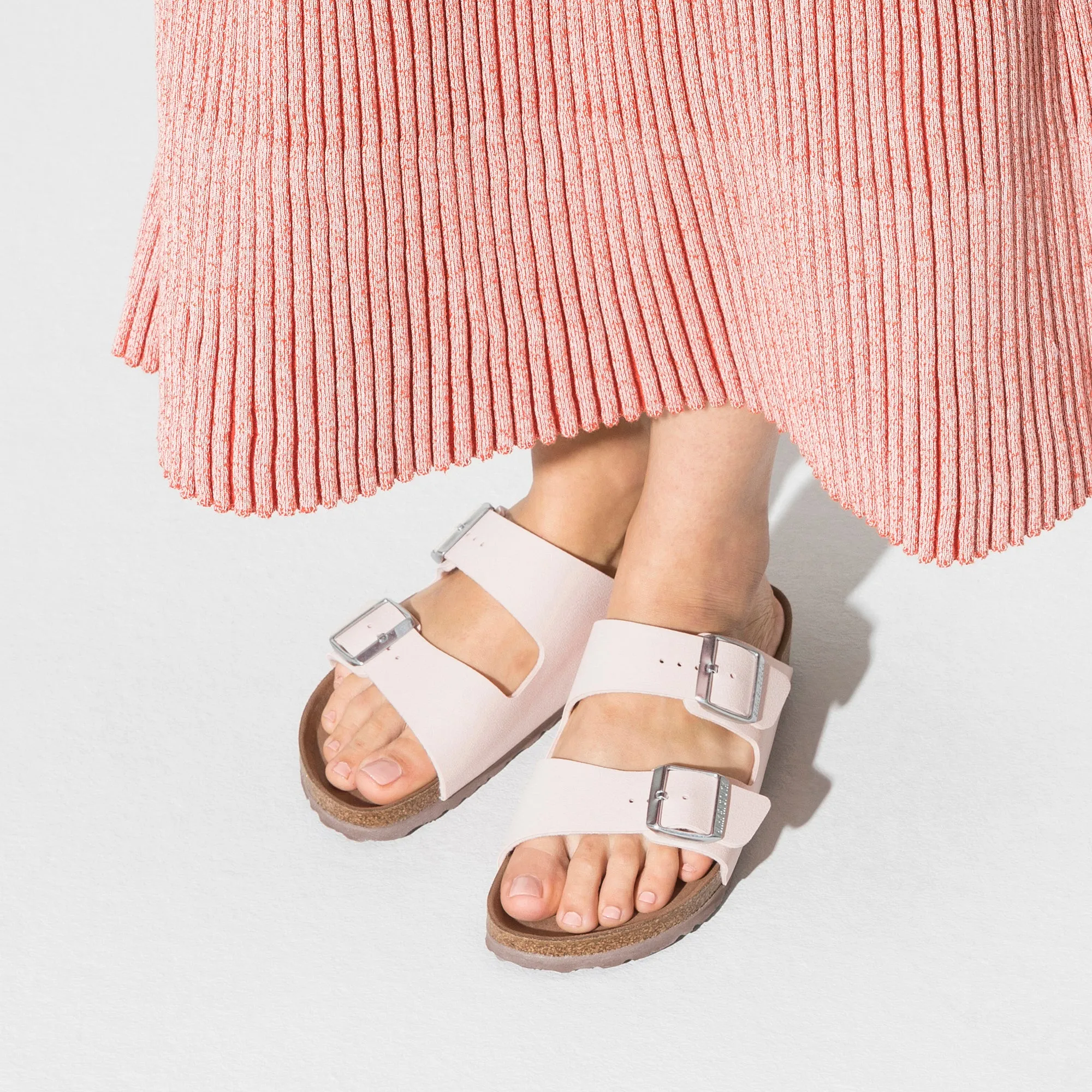 BIRKENSTOCK ARIZONA VEGAN NARROW FIT IN LIGHT ROSE