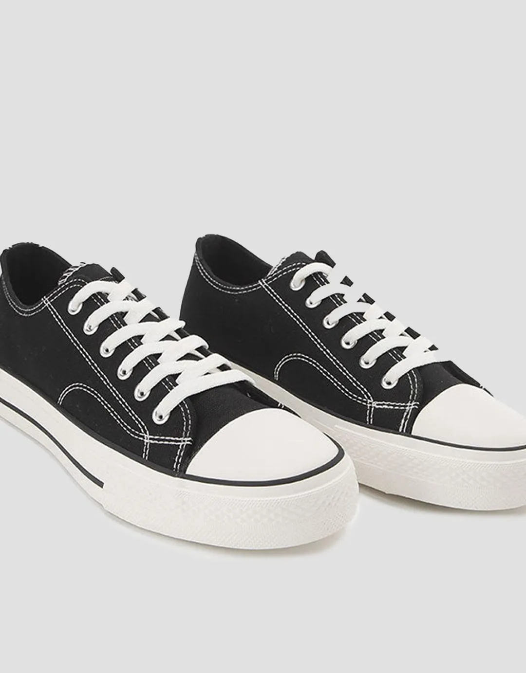 Cardinal Basic Sneakers Casual Pria