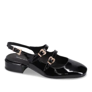 CLOSED TOE SANDAL WITH BUCKLE STRAPS