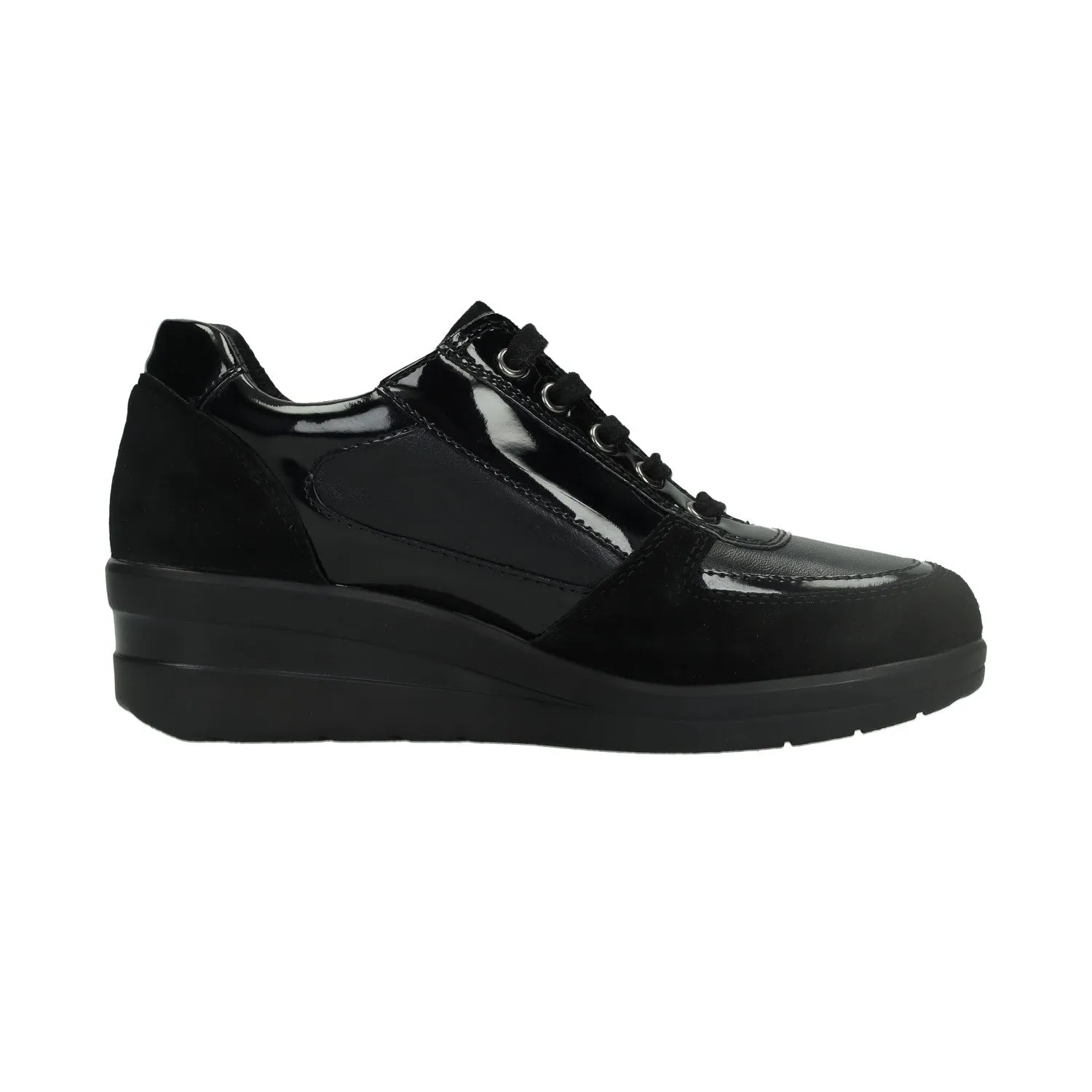 Sneakers con mini zeppa. Tacco alto 4 cm. Tata soft