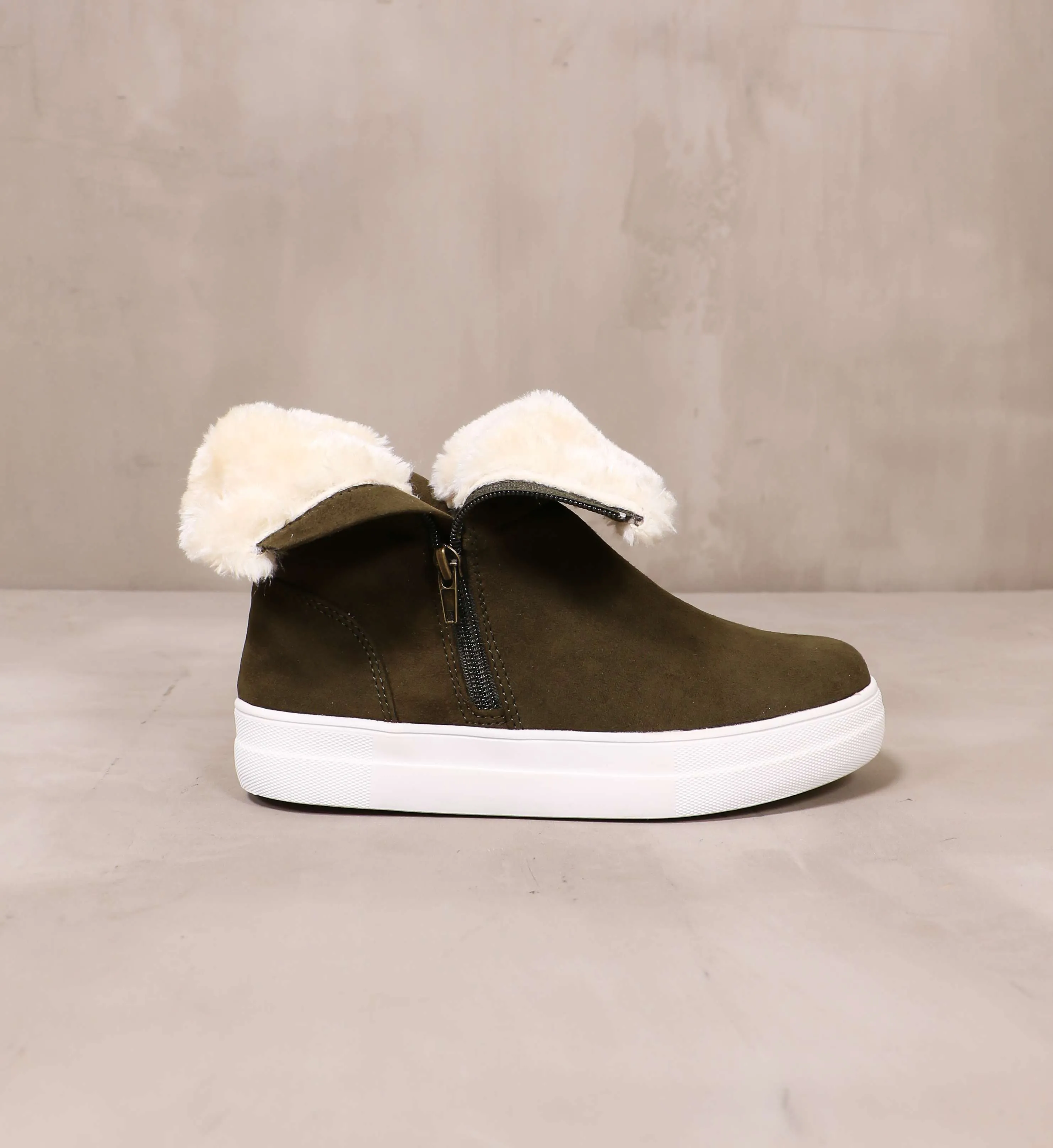 TAKE IT OUTSIDE CONVERTIBLE SNEAKER
