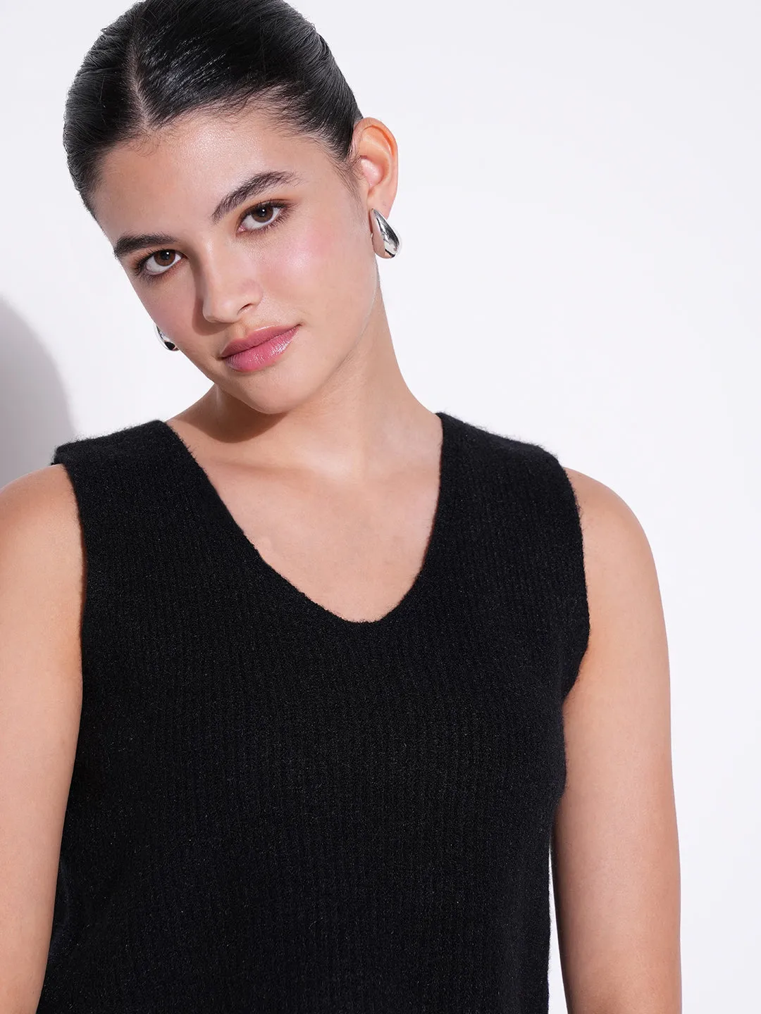 Women Black V-Neck Sleeveless Crop Top