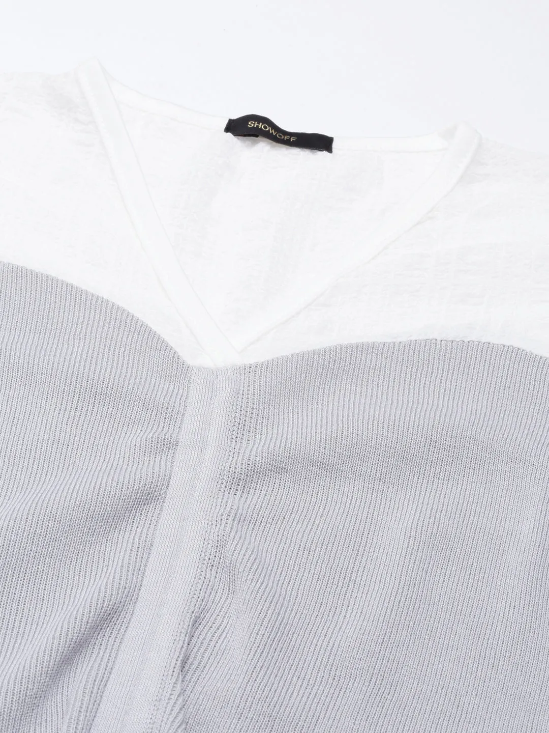 Women Grey Colour blocked V-Neck Puff Sleeve Acrylic Crop Top